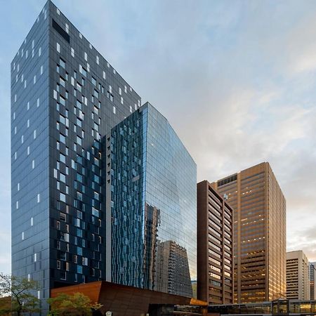 فندق Courtyard By Marriott Calgary Downtown المظهر الخارجي الصورة