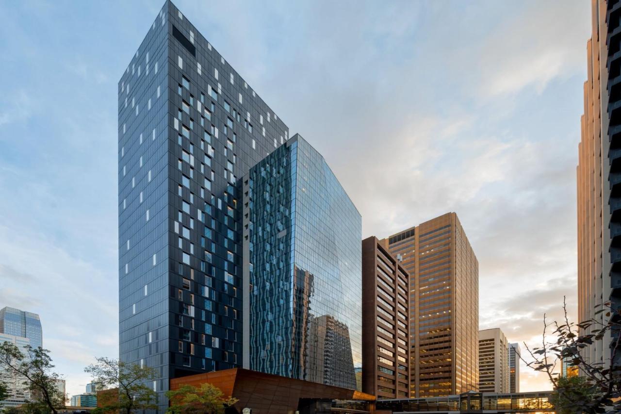فندق Courtyard By Marriott Calgary Downtown المظهر الخارجي الصورة